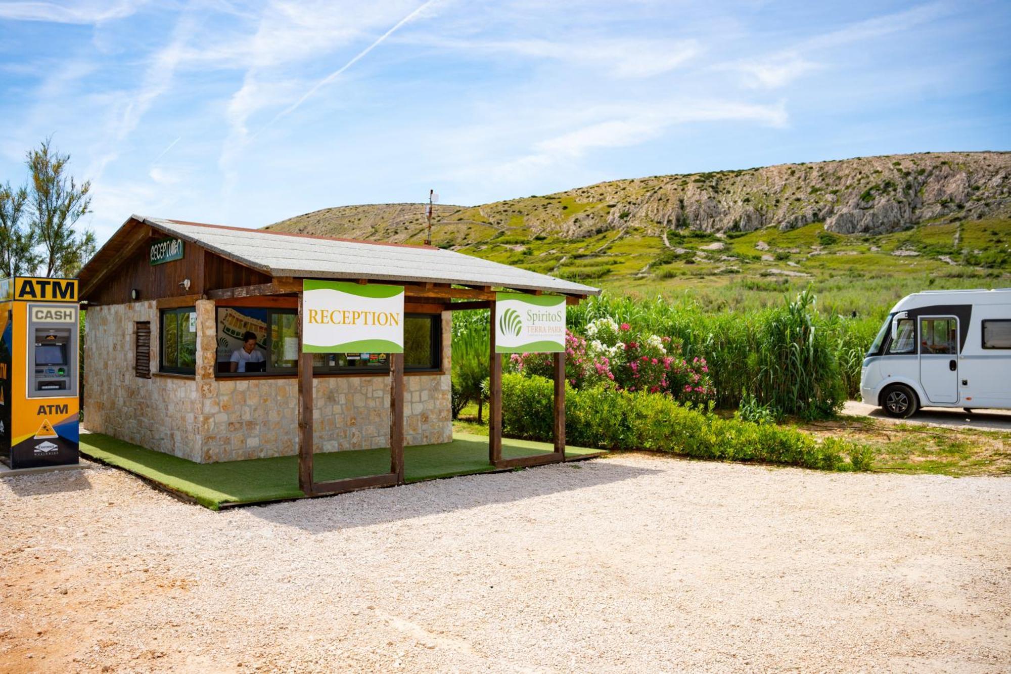 Terra Park Spiritos Ξενοδοχείο Kolan Εξωτερικό φωτογραφία